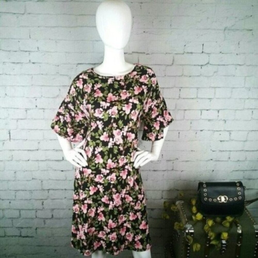 Jamie & Layla Soft Moody Floral Shift Dress Black Size Large